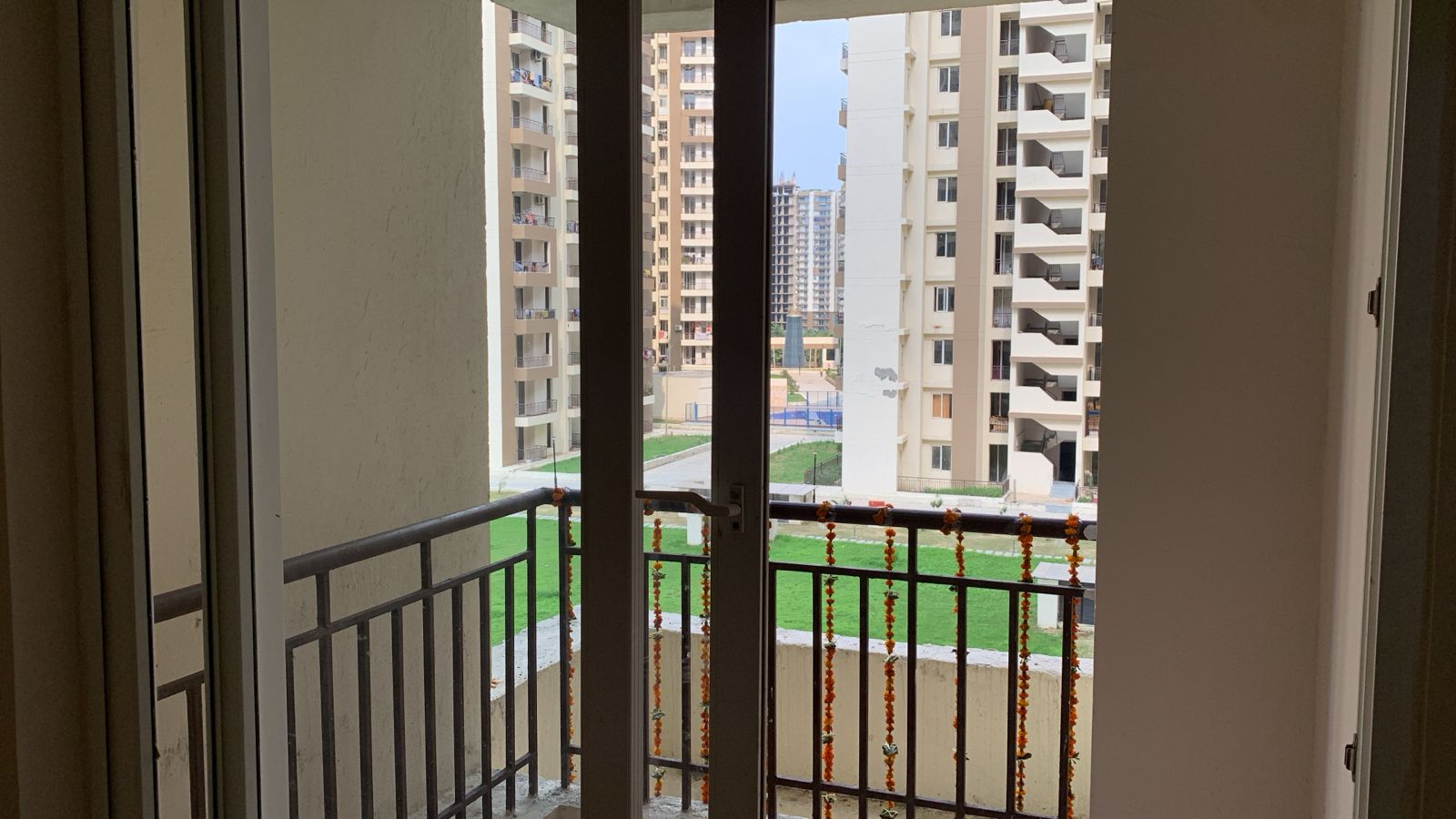 2 BHK Apartment For Sale in Panchsheel Greens