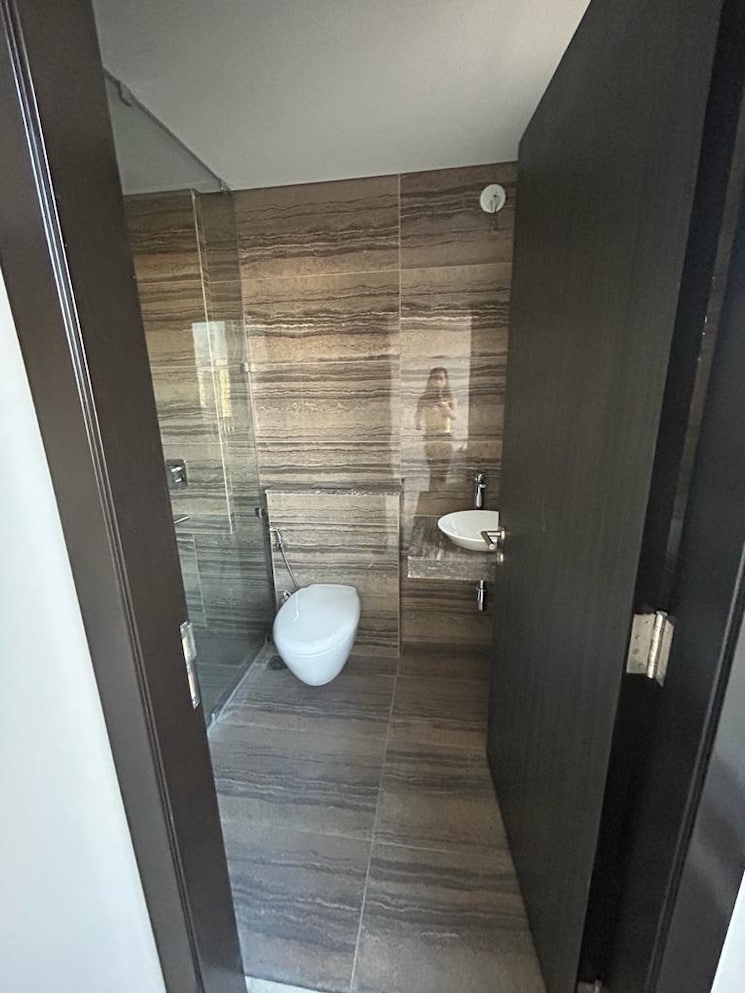 Bathroom, oberoi-sky-city 3 Bedroom 1500 Sq.Ft. Apartment In Borivali East Mumbai 9045159
