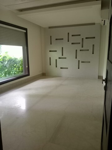 Room in  Office Space at Lajpat Nagar Iii – for Rent