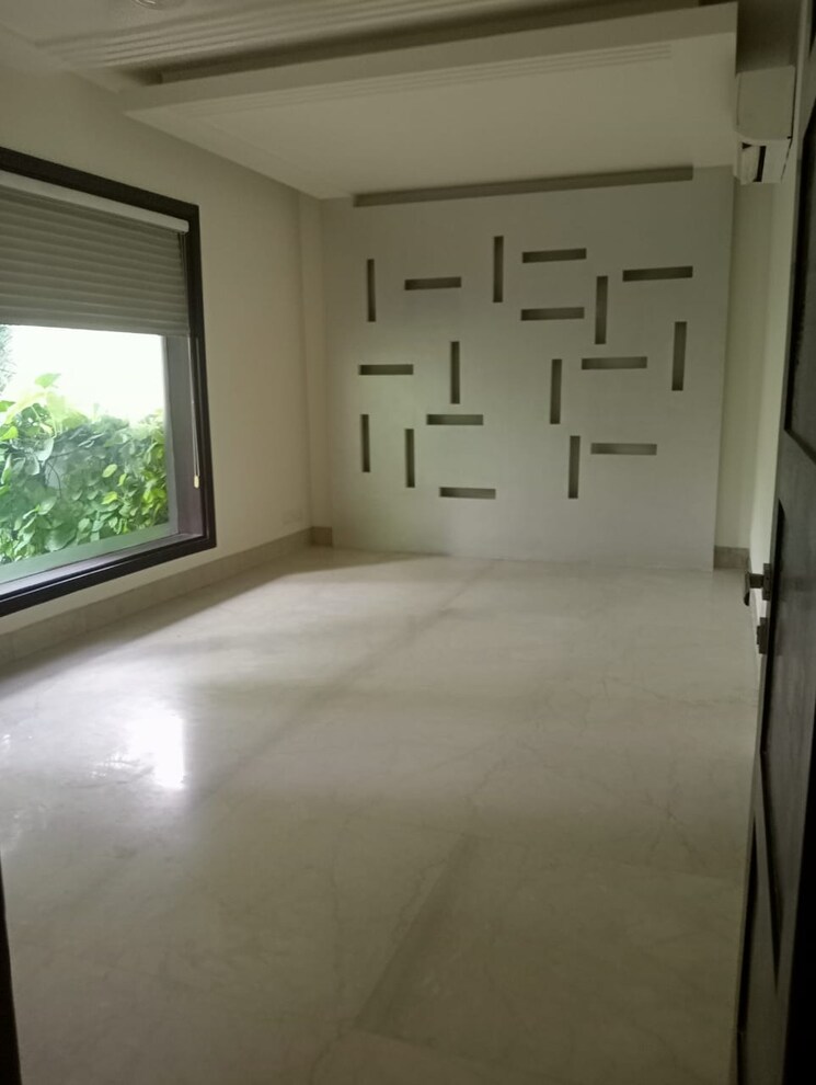 Room, lajpat nagar iii Commercial Office Space 4000 Sq.Ft. In Lajpat Nagar Iii Delhi 9045191