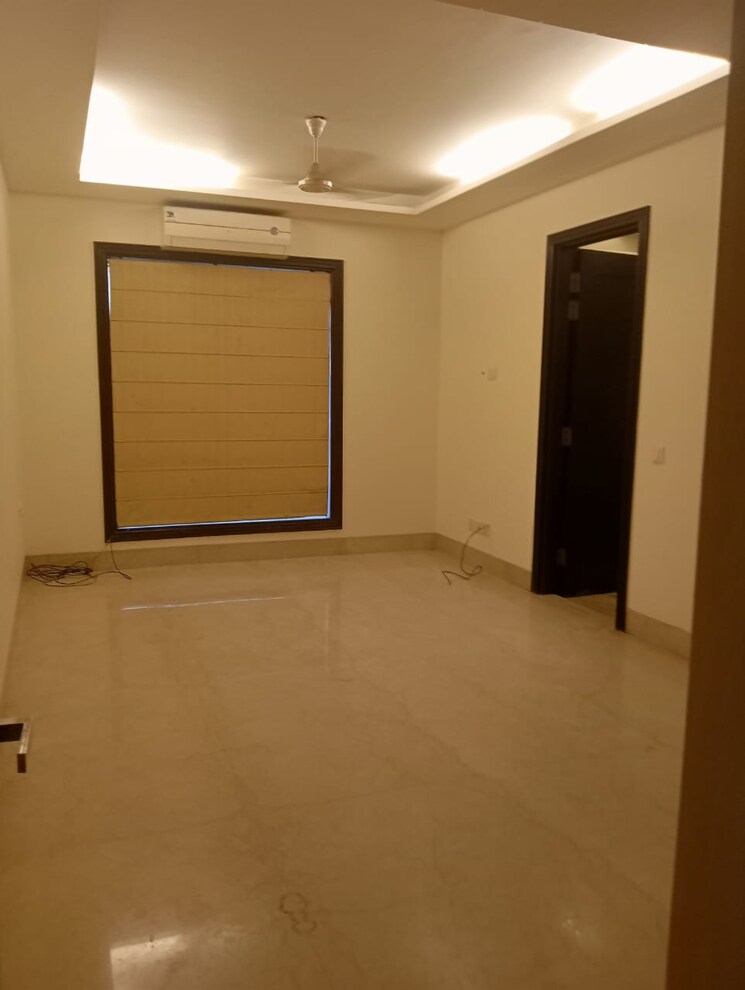 Room, lajpat nagar iii Commercial Office Space 4000 Sq.Ft. In Lajpat Nagar Iii Delhi 9045191