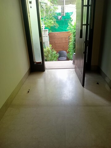 Room in  Office Space at Lajpat Nagar Iii – for Rent
