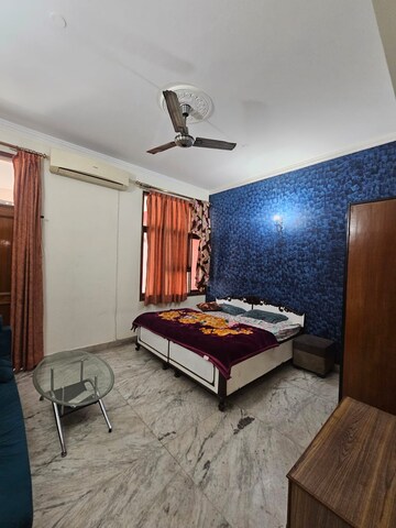 Bedroom in 1 BHK Builder Floor at Sector 7 – for Rent