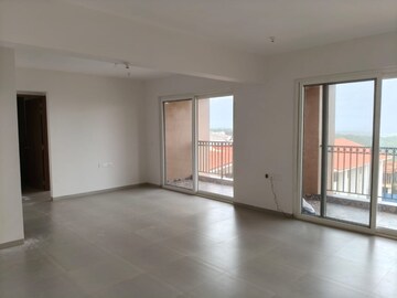 Room in 3 BHK Apartment at Kadamba Plateau – for Rent