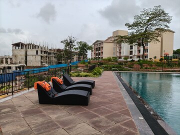 Swimming Pool in 3 BHK Apartment at Kadamba Plateau – for Rent