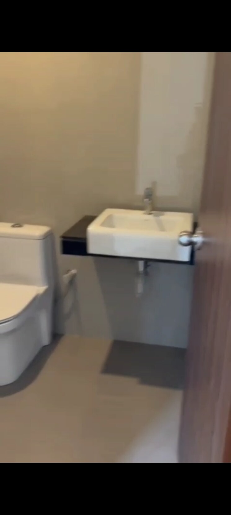 Bathroom, indiabulls-one-indiabulls 2 Bedroom 806 Sq.Ft. Apartment In Pokhran Road No Two Thane 9045197