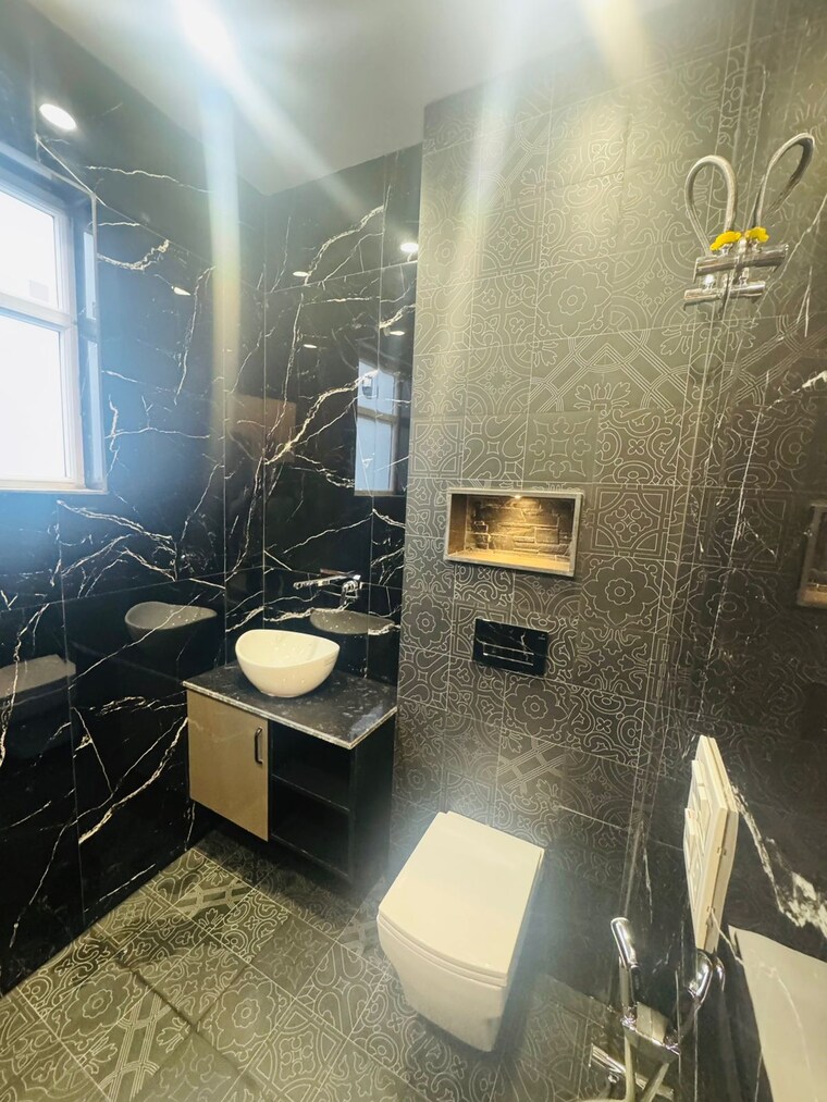 Bathroom, maya-green-lotus-saksham 3 Bedroom 1942 Sq.Ft. Apartment In International Airport Road Zirakpur 9045228