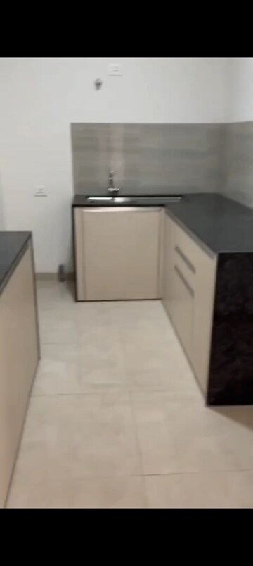 Room in 2 BHK Apartment at Indiabulls One Indiabulls, Pokhran Road No Two – for Rent