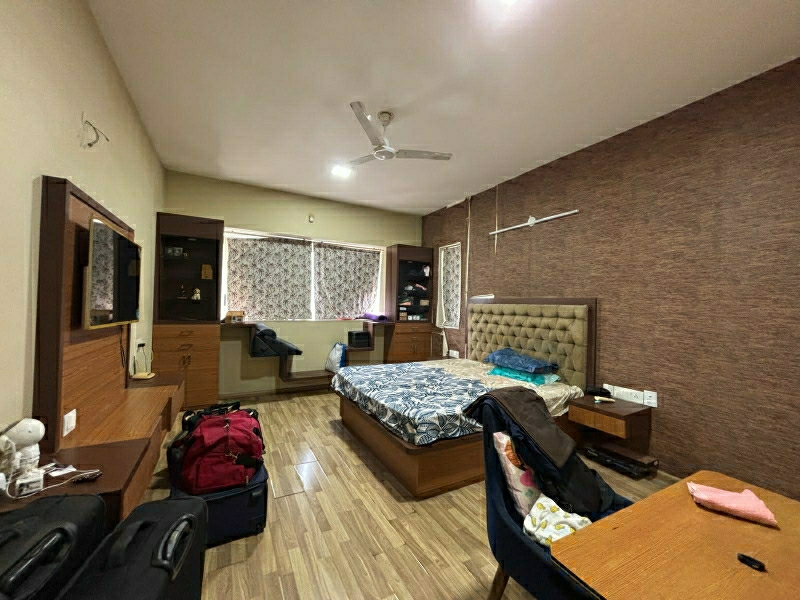 3 BHK + Pooja Room,Study Room Apartment For Sale in Lodha Golflinks