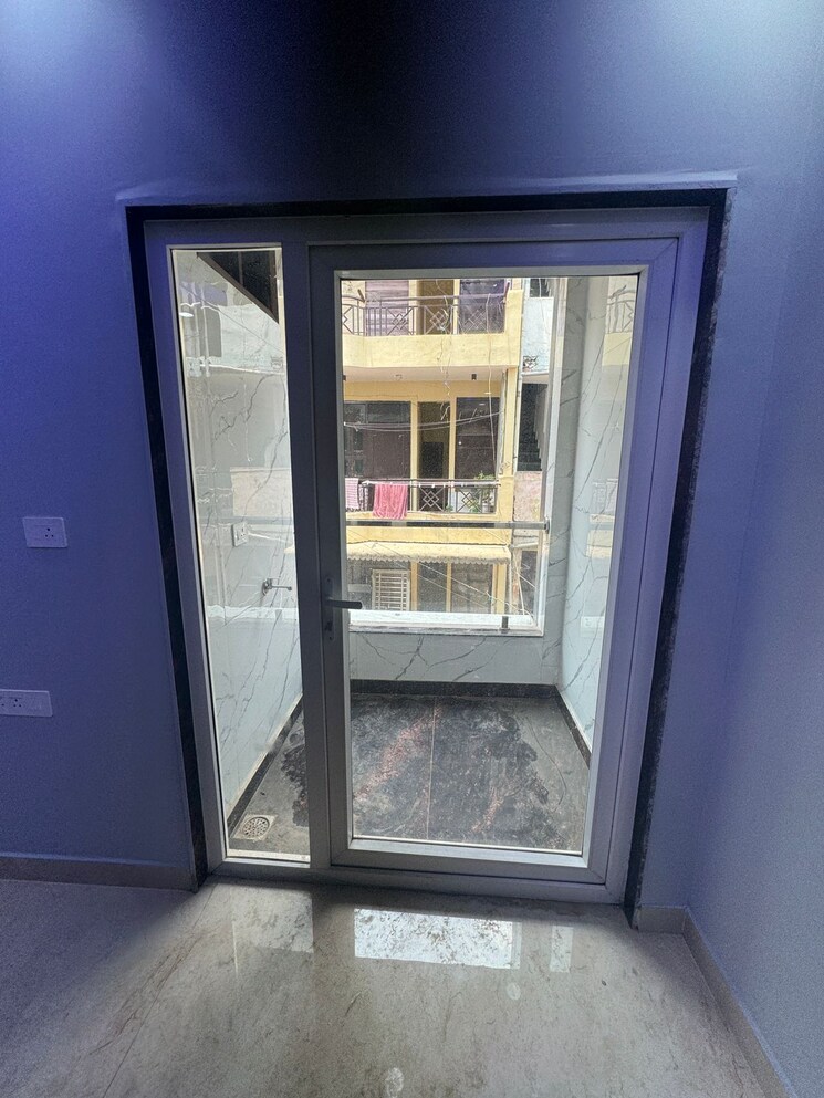 undefined, kirti nagar 4 Bedroom 200 Sq.Yd. Apartment In Kirti Nagar Delhi 9045280