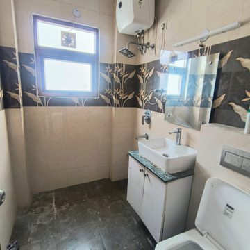 Team Area in 2.5 BHK Builder Floor at Sector 23 – for Rent