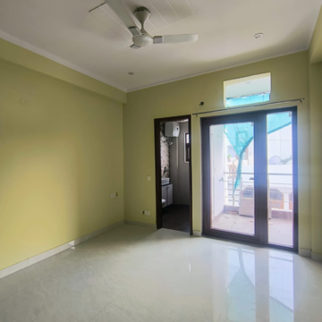 Room in 2.5 BHK Builder Floor at Sector 23 – for Rent