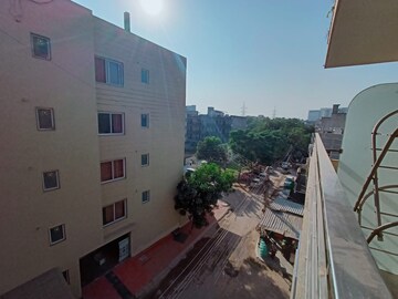 Studio Builder Floor – Exterior View View at Sector 46 - for Rent