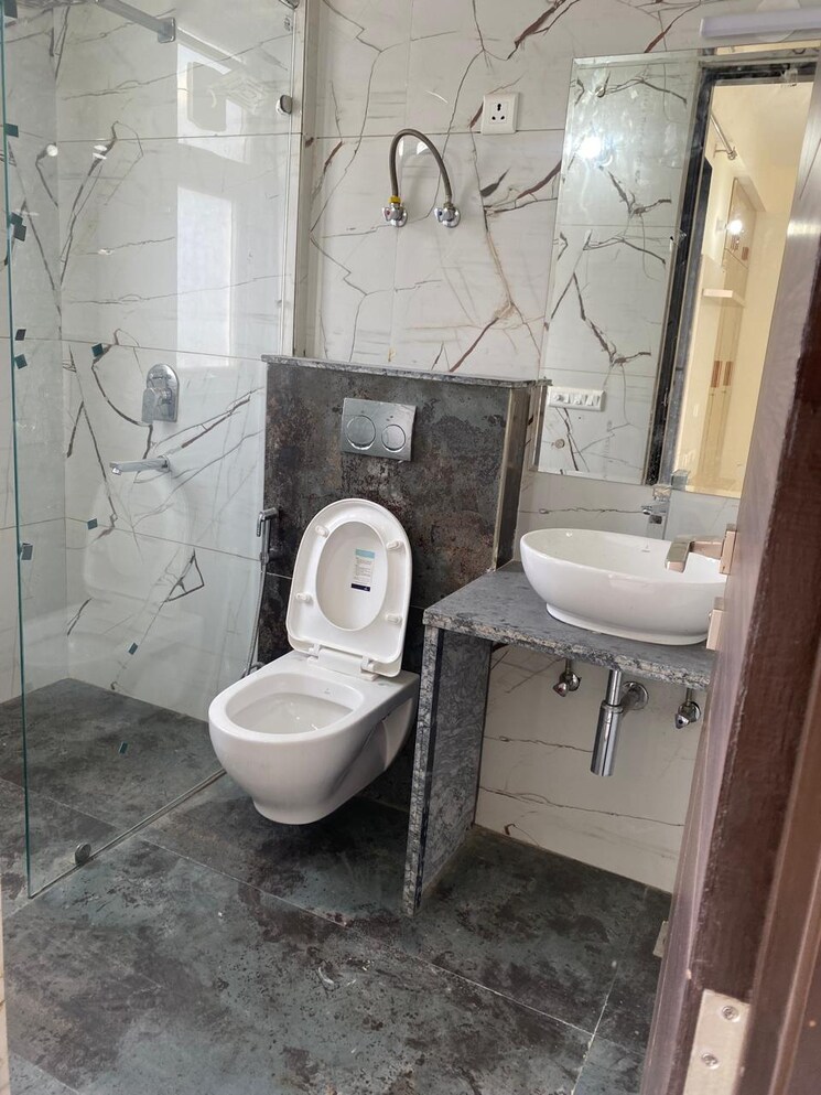 Bathroom, emerald-green 5 Bedroom 3500 Sq.Ft. Apartment In Sector 52 Gurgaon 9045508