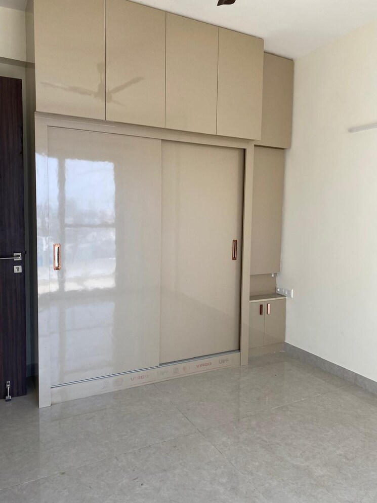 Room, emerald-green 5 Bedroom 3500 Sq.Ft. Apartment In Sector 52 Gurgaon 9045508