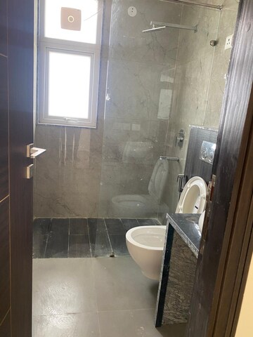 Bathroom in 5 BHK Apartment at Emerald Green, Sector 52 – for Rent