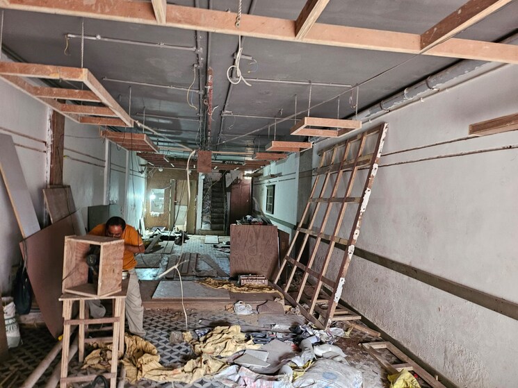 Balcony, park street Commercial Showroom 1638 Sq.Ft. In Park Street Kolkata 9045474