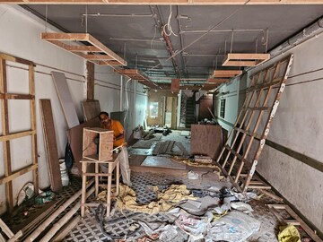 Staircase in  Showroom at Park Street – for Rent