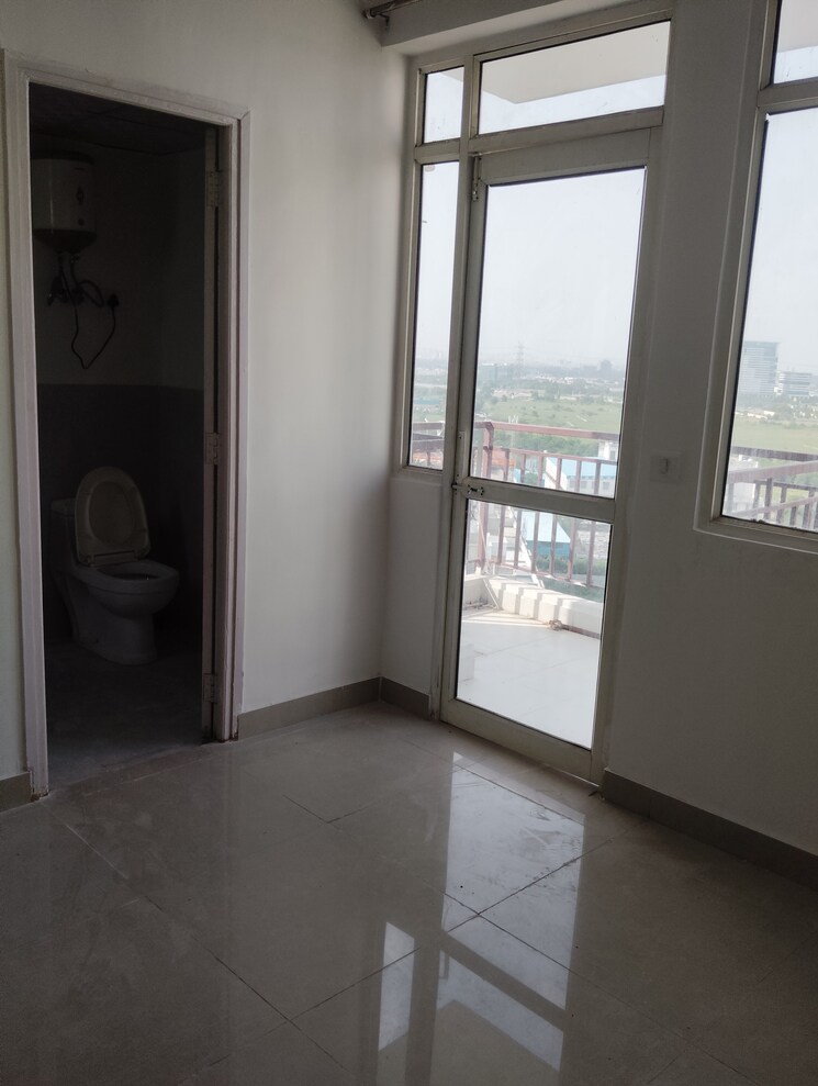 Room, suncity-avenue-76 2 Bedroom 735 Sq.Ft. Apartment In Sector 76 Gurgaon 9045463