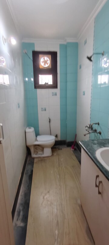 Master Bedroom in 2 BHK Builder Floor at Malviya Nagar – for Rent