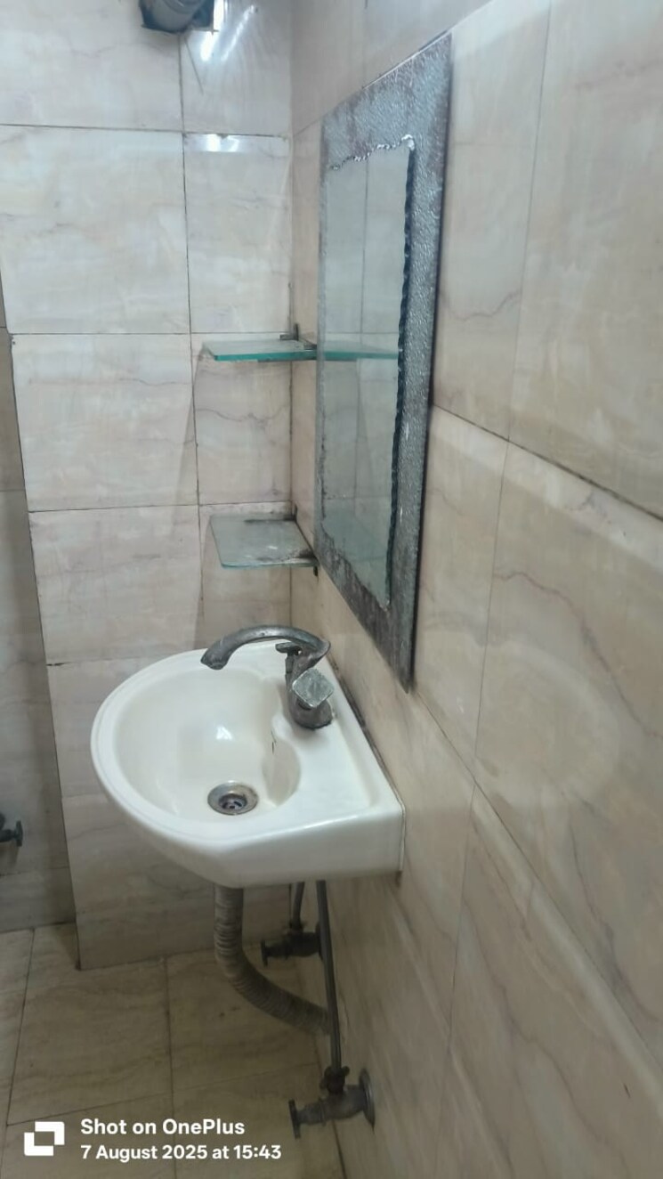 Bathroom, malviya nagar 1 Bedroom 500 Sq.Ft. Builder Floor In Malviya Nagar Delhi 9045607