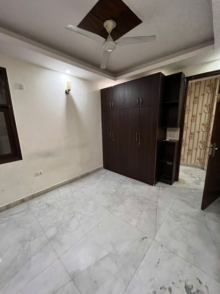 Room, khirki extension 3 Bedroom 1100 Sq.Ft. Apartment In Khirki Extension Delhi 9045522