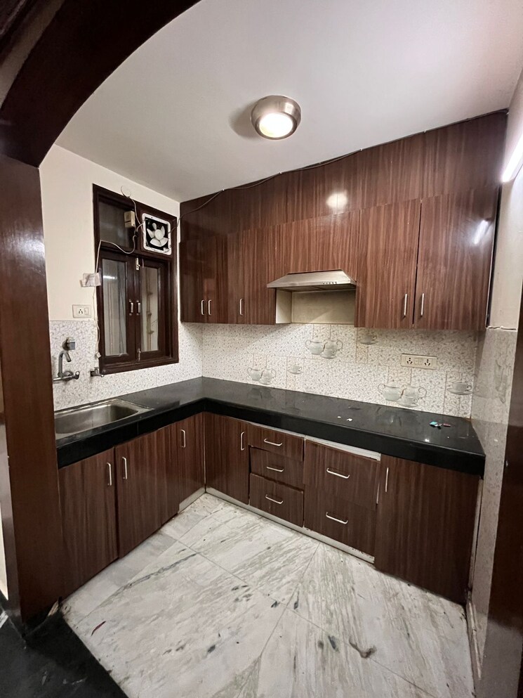 Kitchen, khirki extension 3 Bedroom 1100 Sq.Ft. Apartment In Khirki Extension Delhi 9045522