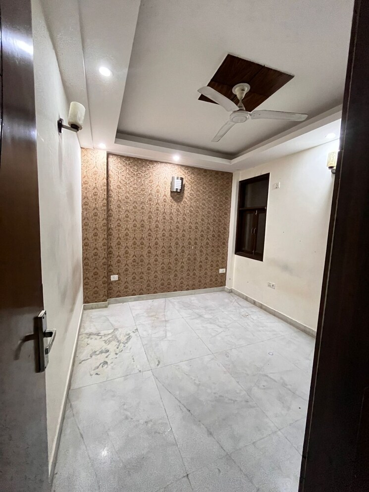 Room, khirki extension 3 Bedroom 1100 Sq.Ft. Apartment In Khirki Extension Delhi 9045522
