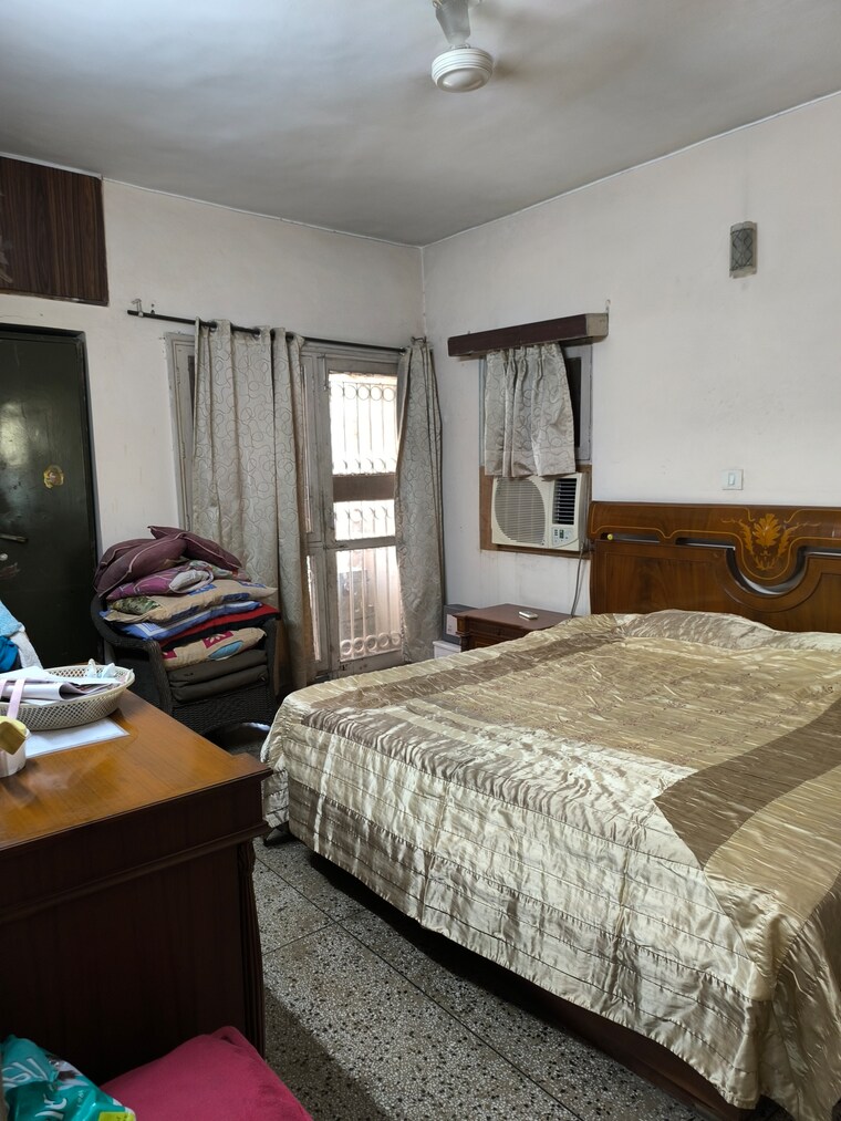 Bedroom, vasant kunj 3 Bedroom 1500 Sq.Ft. Apartment In Vasant Kunj Delhi 9045702