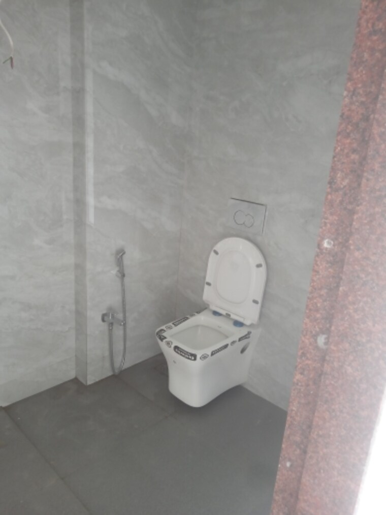 Bathroom, alliance-abhimanyu 3 Bedroom 821 Sq.Ft. Apartment In Malad West Mumbai 9045643