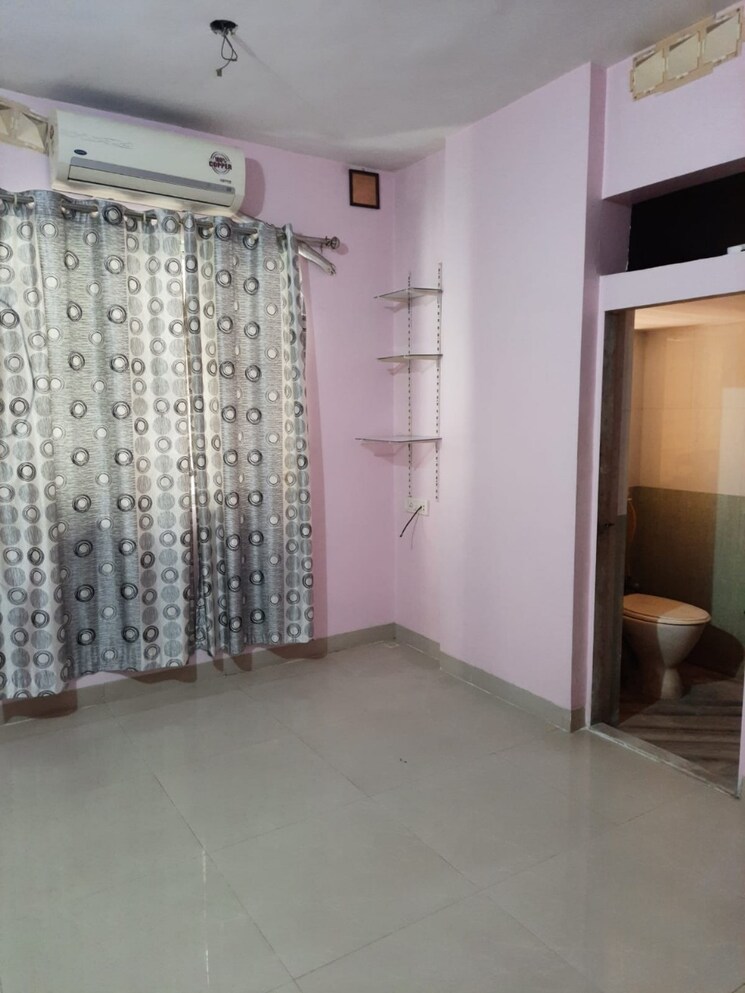 Room, maneesha 2 Bedroom 700 Sq.Ft. Apartment In Naupada Thane 9045680