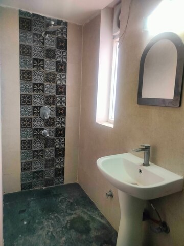 Bathroom in 1 BHK Apartment at Shalimar Nest, Vasant Kunj – for Rent