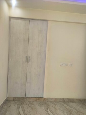 Room in 1 BHK Apartment at Shalimar Nest, Vasant Kunj – for Rent