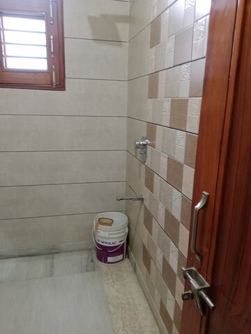 Bathroom in 1.5 BHK Builder Floor at Sector 18 – for Rent