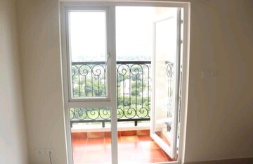 Room in 1 BHK Apartment at Prestige Song Of The South, Yelenahalli – for Rent