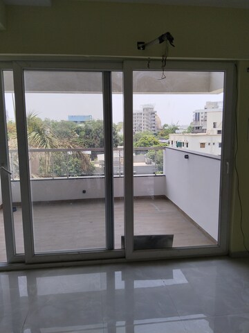Balcony in 3 BHK Builder Floor at Dharampeth – for Rent