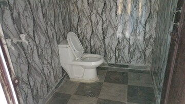 Bathroom in 1 BHK Builder Floor at Vaishali Sector 2 – for Rent