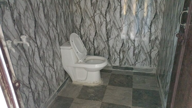 Bathroom, vaishali sector 2 1 Bedroom 550 Sq.Ft. Builder Floor In Vaishali Sector 2 Ghaziabad 9045798