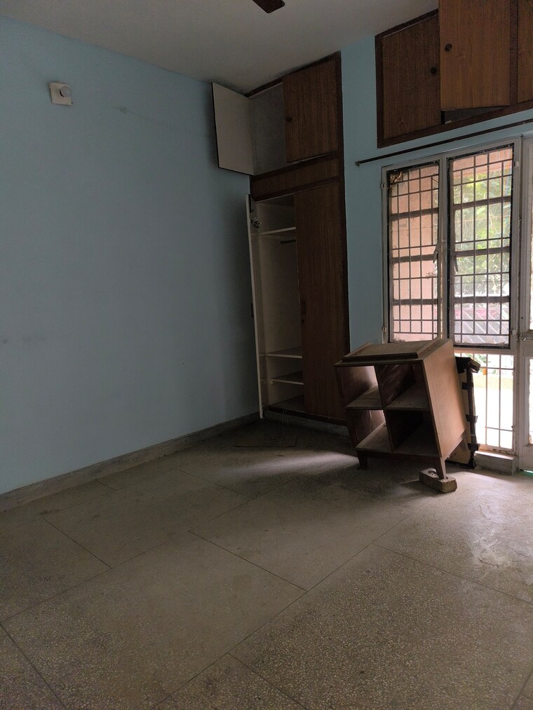 Room, vasant kunj 3 Bedroom 1400 Sq.Ft. Apartment In Vasant Kunj Delhi 9045823