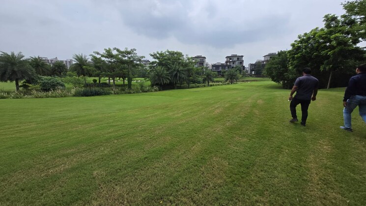 Garden, godrej-golf-links-evoke 4 Bedroom 4177 Sq.Ft. Villa In Sector 27 Yamuna Expressway Greater Noida 9045874