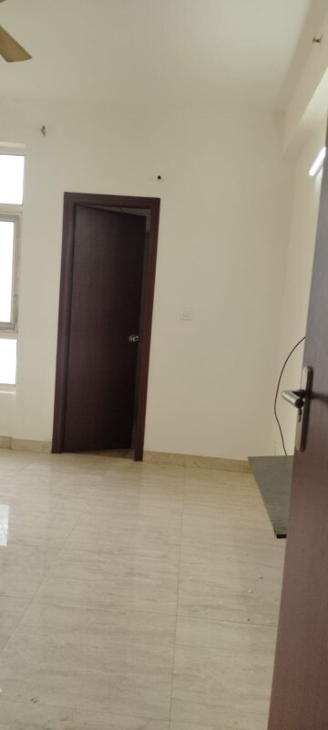 Room in 3 BHK Apartment at Puri Pranayam, Sector 82 – for Rent