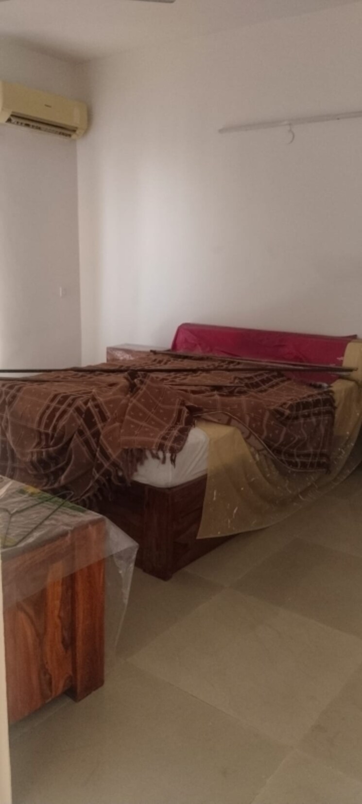 Room, puri-pranayam 3 Bedroom 1857 Sq.Ft. Apartment In Sector 82 Faridabad 9045901