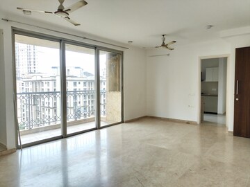 Room in 2.5 BHK Apartment at Hiranandani Estate Flamingo, Ghodbunder Road – for Rent