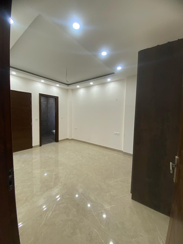 Room, sector 21d 3 Bedroom 2250 Sq.Ft. Builder Floor In Sector 21d Faridabad 9046144