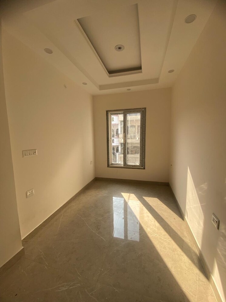 Room, sector 21d 3 Bedroom 2250 Sq.Ft. Builder Floor In Sector 21d Faridabad 9046144