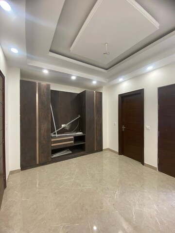 Room in 3 BHK Builder Floor at Sector 21d – for Sale
