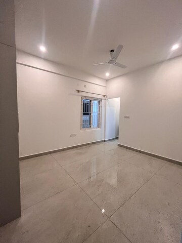 Room in 2 BHK Builder Floor at Koramangala – for Rent