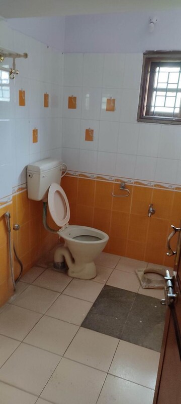 Master Bedroom in 3 BHK Builder Floor at Rmv 2nd Stage – for Rent