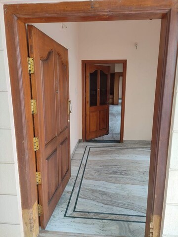 Room in 3 BHK Builder Floor at Rmv 2nd Stage – for Rent