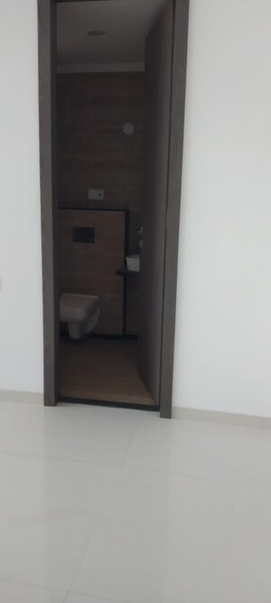 Room in 2 BHK Apartment at Dimples 73 East, Kandivali West – for Sale